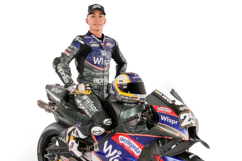 Raul Fernandez menemukan kembali kegembiraan balapan bersama tim barunya CryptoData RNF yang merupakan tim satelit Aprilia dalam MotoGP musim 2023. RNF Racing menjadi tim terakhir yang meluncurkan <i>livery </i>motor yang berlangsung di Portugal, Senin (20/3/2023).