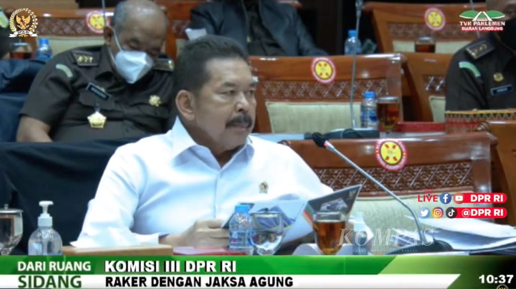 Tangkapan layar Jaksa Agung Sanitiar Burhanuddin dalam rapat kerja dengan Komisi III DPR, Kamis (27/1/2022).