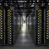 Mengapa Raksasa Teknologi Berduyun-duyun Investasi Fasilitas Cloud di Indonesia?