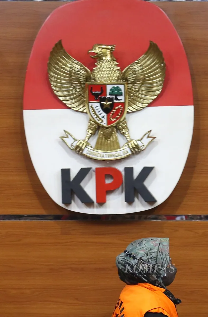 Bupati Bogor Ade Yasin terjaring operasi tangkap tangan Komisi Pemberantasan Korupsi yang digelar sejak Selasa (26/4/2022) malam hingga Kamis (28/4/2022) dini hari. OTT diduga terkait pemberian suap kepada pihak Badan Pemeriksa Keuangan Perwakilan Jawa Barat untuk pengurusan temuan laporan keuangan di Pemerintah Kabupaten Bogor. 