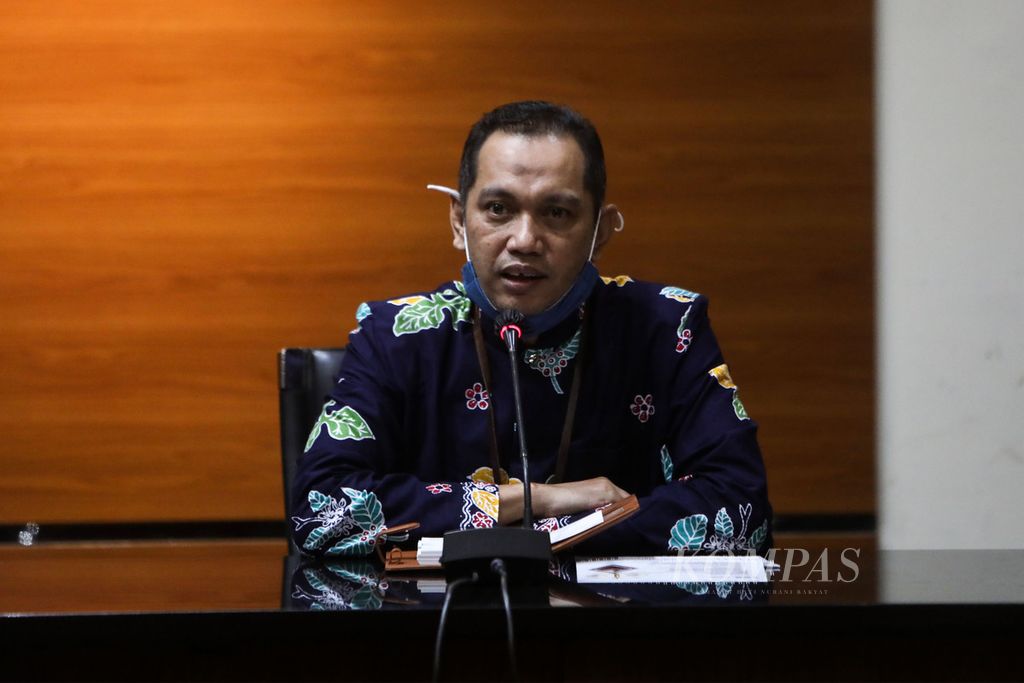 Wakil Ketua Komisi Pemberantasan Korupsi Nurul Ghufron saat konferensi pers di Gedung KPK, Jakarta, Kamis (22/4/2021). 