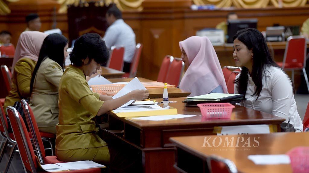 https://assetd.kompas.id/jM2u2Xse64DOPxs3JoOsPyZjx-I=/1024x576/filters:watermark(https://cdn-content.kompas.id/umum/kompas_main_logo.png,-16p,-13p,0)/https%3A%2F%2Fkompas.id%2Fwp-content%2Fuploads%2F2019%2F12%2F20191227_ENGLISH-TAJUK-1_B_web_1577459485.jpg