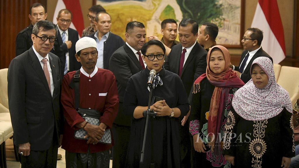 https://assetd.kompas.id/jZXWb4GLV1gF6BJnmkoO2PYVq98=/1024x576/filters:watermark(https://cdn-content.kompas.id/umum/kompas_main_logo.png,-16p,-13p,0)/https%3A%2F%2Fkompas.id%2Fwp-content%2Fuploads%2F2019%2F03%2F20190311_SITI-AISYAH_D_web_1552316065.jpg