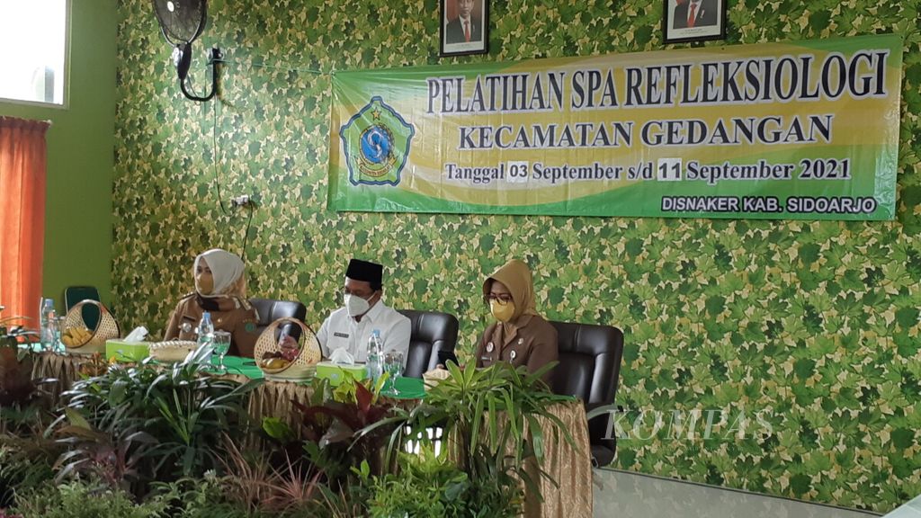 https://assetd.kompas.id/jbSRtZmVcX7jPQhBRGy9f5cV2zU=/1024x576/filters:watermark(https://cdn-content.kompas.id/umum/kompas_main_logo.png,-16p,-13p,0)/https%3A%2F%2Fkompas.id%2Fwp-content%2Fuploads%2F2021%2F09%2F20210913nik-foto-feature-sidoarjo5_1631614580.jpg