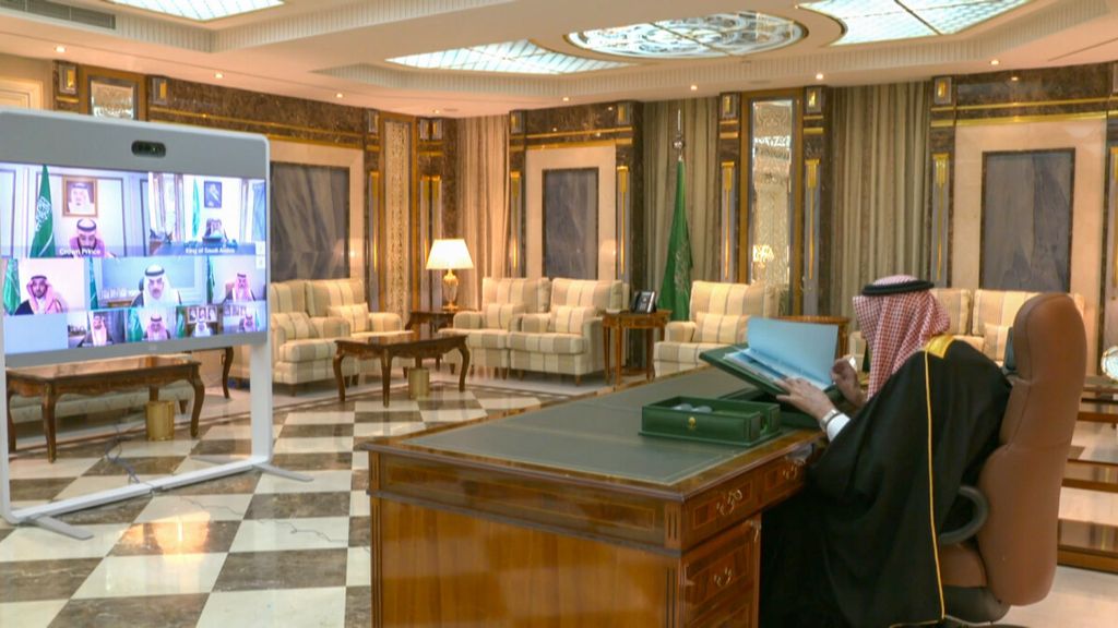 https://assetd.kompas.id/k9qKvIpJFL6epjQWaTEDK2aYijY=/1024x576/https%3A%2F%2Fkompas.id%2Fwp-content%2Fuploads%2F2020%2F07%2FTOPSHOT-SAUDI-POLITICS-ROYALS_90603194_1595426251.jpg