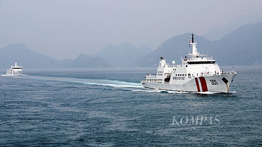 https://assetd.kompas.id/kFps1G2_72opPoBe52rG1lUaIgQ=/1024x576/filters:watermark(https://cdn-content.kompas.id/umum/kompas_main_logo.png,-16p,-13p,0)/https%3A%2F%2Fkompas.id%2Fwp-content%2Fuploads%2F2020%2F01%2FPatroli-Di-Natuna_86437270_1579190098.jpg