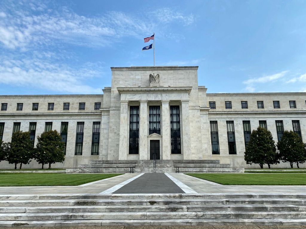 https://assetd.kompas.id/kGhpDL9GMHep767_6guR4I9xvQY=/1024x768/https%3A%2F%2Fkompas.id%2Fwp-content%2Fuploads%2F2021%2F04%2FFILES-US-ECONOMY-BANK-RATE_95929474_1619537357.jpg