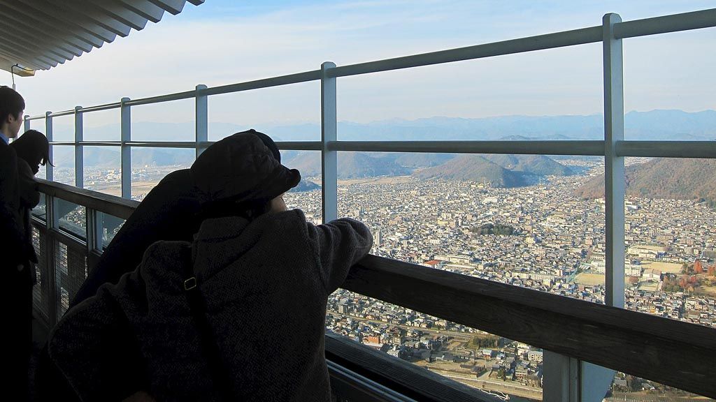Pemandangan Kota Gifu dari lantai paling atas Gifu Castle.