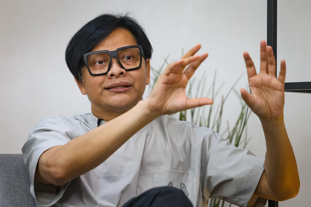 Armand Maulana Embraces the Digital Era