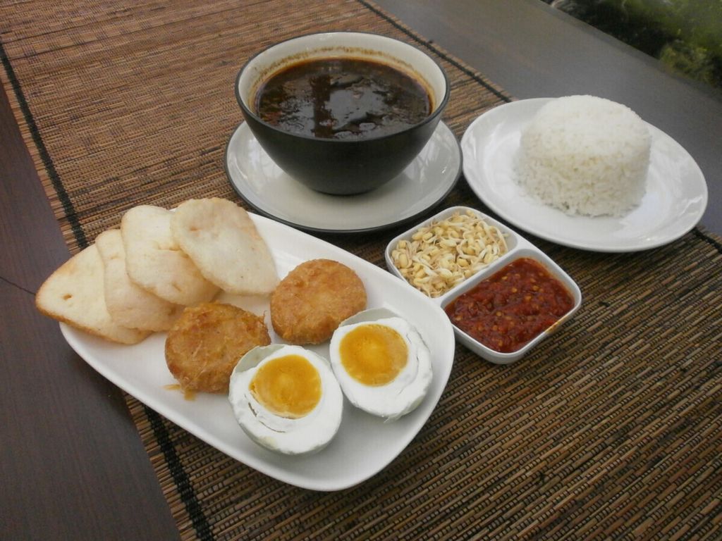 Nasi Rawon Komplet 
