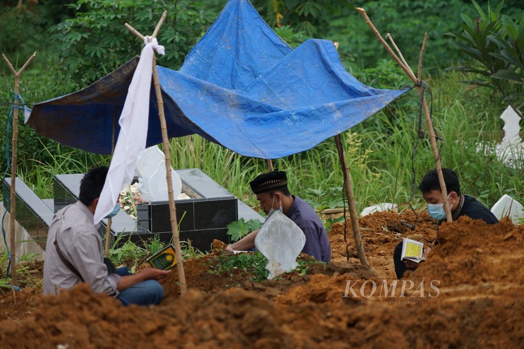 https://assetd.kompas.id/lGDopi1VDYEdcTM08qNQRgsclTk=/1024x683/filters:watermark(https://cdn-content.kompas.id/umum/kompas_main_logo.png,-16p,-13p,0)/https%3A%2F%2Fkompas.id%2Fwp-content%2Fuploads%2F2021%2F07%2F0c65231f-b8d2-4af4-a5c8-1178b3eb8099_jpg.jpg
