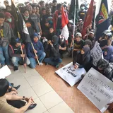 Massa Tuntut Penuntasan Penyelidikan Meninggalnya Dua Mahasiswa