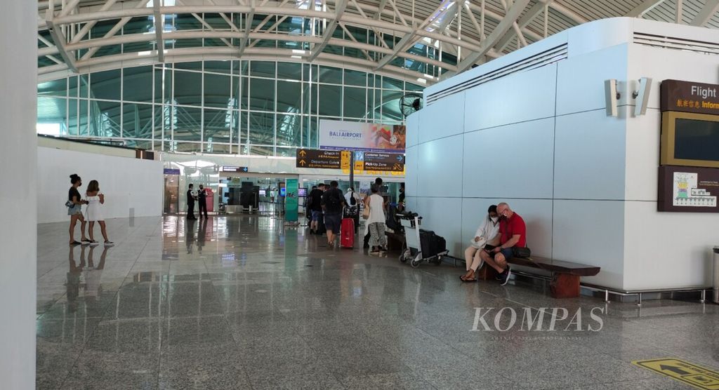 https://assetd.kompas.id/loxBMYOm8NOej0HrOuR_3fuv2A0=/1024x556/filters:watermark(https://cdn-content.kompas.id/umum/kompas_main_logo.png,-16p,-13p,0)/https%3A%2F%2Fkompas.id%2Fwp-content%2Fuploads%2F2021%2F08%2F20210818coka-australia-fasilitasi-kepulangan-warga-asing_1629288943.jpg