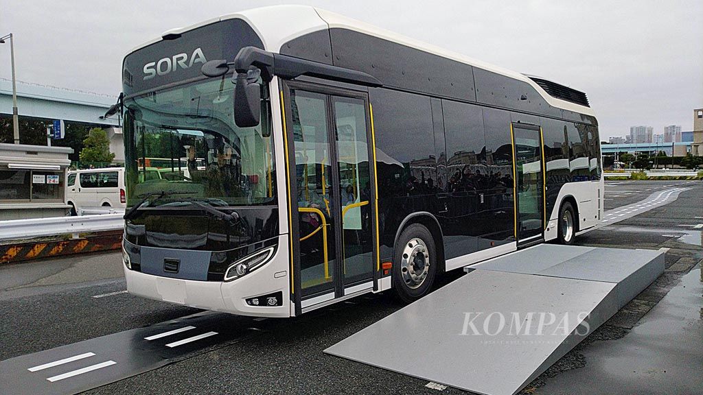 https://assetd.kompas.id/lrh3tFPB1g0vyJCM1MsmKkxXbOI=/1024x576/filters:watermark(https://cdn-content.kompas.id/umum/kompas_main_logo.png,-16p,-13p,0)/https%3A%2F%2Fkompas.id%2Fwp-content%2Fuploads%2F2019%2F11%2FTokyo-Motor-Show_84630571_1572880228.jpg