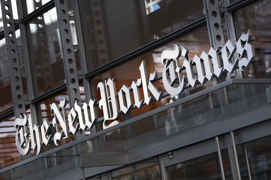 Kantor pusat The New York Times di New York, Amerika Serikat (6/5/2021). The New York Times masih merajai jumlah pelanggan cetak dan berbayar di seluruh dunia.