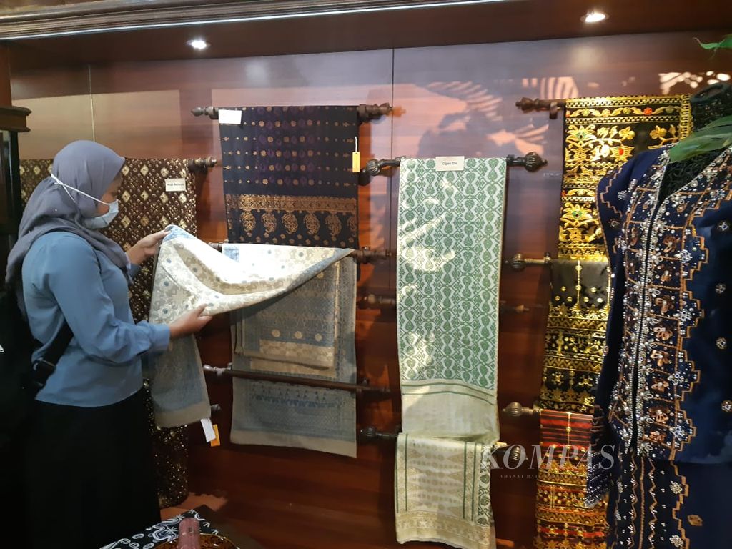 https://assetd.kompas.id/lvfLi74WFkb1K1tyQojOR3_k768=/1024x768/filters:watermark(https://cdn-content.kompas.id/umum/kompas_main_logo.png,-16p,-13p,0)/https%3A%2F%2Fkompas.id%2Fwp-content%2Fuploads%2F2020%2F08%2FWhatsApp-Image-2020-08-25-at-17.04.11-3_1598350066.jpeg