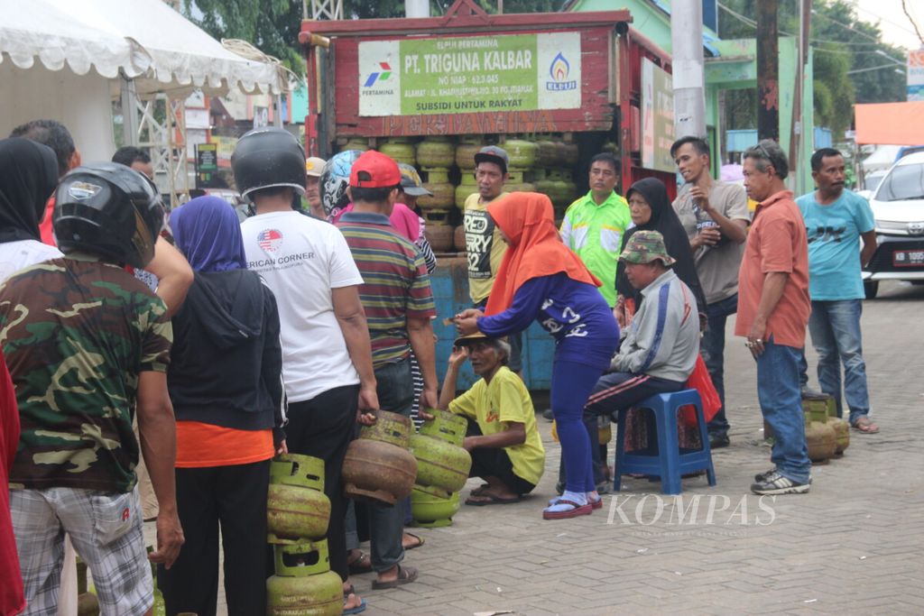 https://assetd.kompas.id/ly7K1pt0bvnfeCHGFEqLOrz-O8o=/1024x683/filters:watermark(https://cdn-content.kompas.id/umum/kompas_main_logo.png,-16p,-13p,0)/https%3A%2F%2Fkompas.id%2Fwp-content%2Fuploads%2F2019%2F11%2FIMG_1161_1572596556.jpg