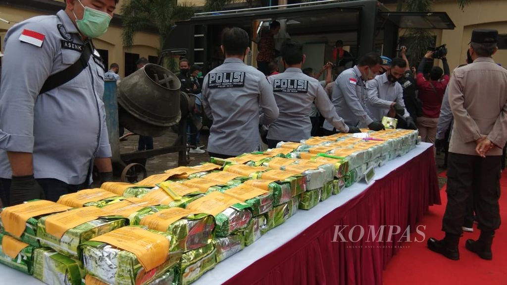 https://assetd.kompas.id/lzVZQiE__n-GJItbVVgX8kS9sms=/1024x576/filters:watermark(https://cdn-content.kompas.id/umum/kompas_main_logo.png,-16p,-13p,0)/https%3A%2F%2Fkompas.id%2Fwp-content%2Fuploads%2F2020%2F12%2FWhatsApp-Image-2020-12-15-at-13.53.59_1608033671.jpeg