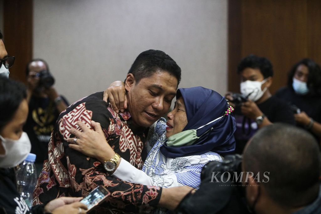 https://assetd.kompas.id/m9OfDvk2Qlq8QvCBy_CtzFoBf0o=/1024x683/filters:watermark(https://cdn-content.kompas.id/umum/kompas_main_logo.png,-16p,-13p,0)/https%3A%2F%2Fkompas.id%2Fwp-content%2Fuploads%2F2022%2F01%2Fcf20054a-0483-4581-b5e4-0aabc5fafac3_jpg.jpg