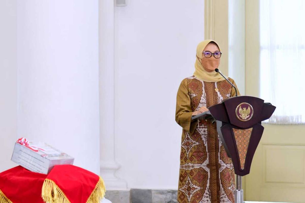 Ketua BPK Isma Yatun memberikan sambutan dalam acara Penyampaian Laporan Hasil Pemeriksaan atas Laporan Keuangan Pemerintah Pusat Tahun 2021 yang diselenggarakan di Istana Kepresidenan Bogor, Jawa Barat, Kamis (23/6/2022).