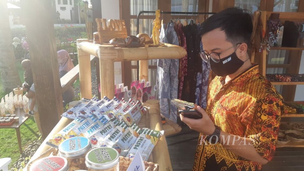 https://assetd.kompas.id/mwd9IqvIEACRmXNV_1T_o0wKzxM=/1024x576/filters:watermark(https://cdn-content.kompas.id/umum/kompas_main_logo.png,-16p,-13p,0)/https%3A%2F%2Fkompas.id%2Fwp-content%2Fuploads%2F2020%2F11%2FWhatsApp-Image-2020-11-05-at-18.24.25-2_1604575580.jpeg