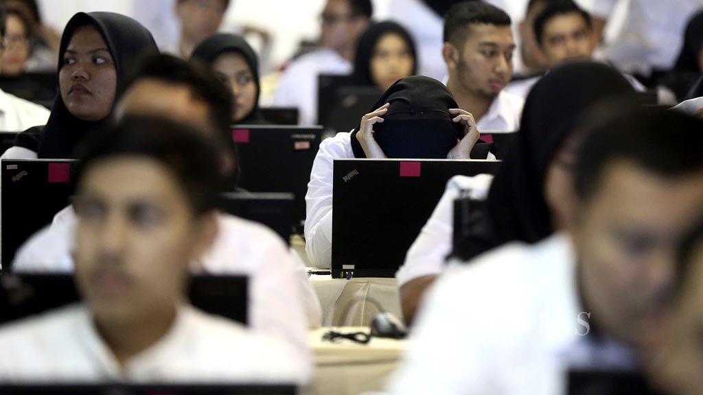 https://assetd.kompas.id/nP3ZLVsRpKl2qSPt7E_pvKZwmpY=/1024x576/filters:watermark(https://cdn-content.kompas.id/umum/kompas_main_logo.png,-16p,-13p,0)/https%3A%2F%2Fkompas.id%2Fwp-content%2Fuploads%2F2018%2F10%2F20181026_CALON-PEGAWAI_A_web_1540548562-6.jpg
