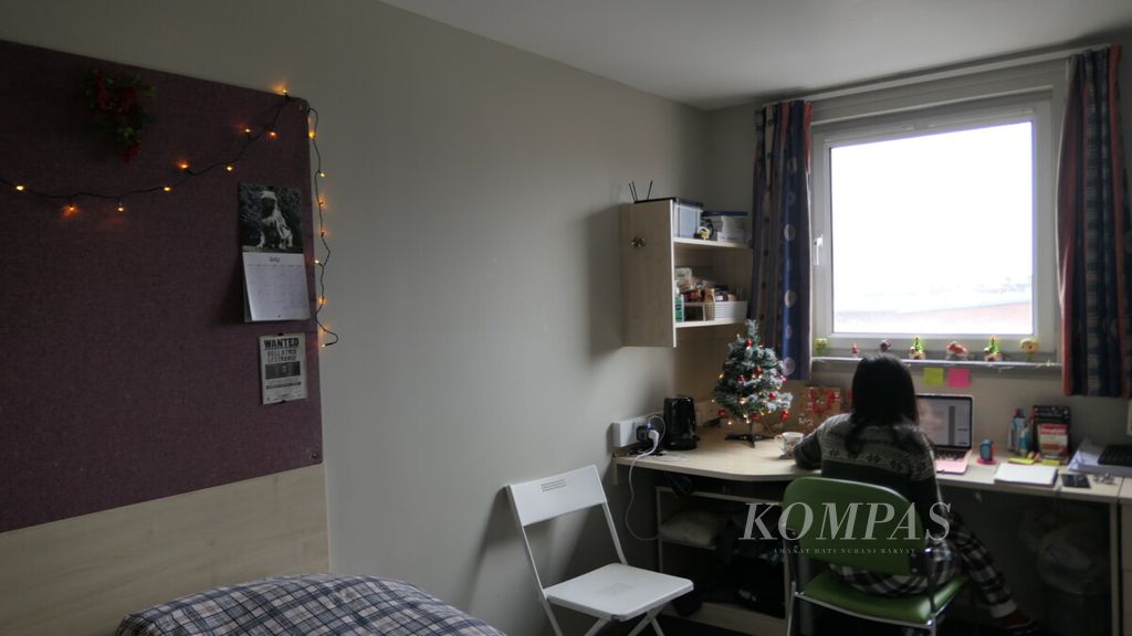 https://assetd.kompas.id/ng9E22S5JotQ8sJAbif_vYDf6Mo=/1024x576/filters:watermark(https://cdn-content.kompas.id/umum/kompas_main_logo.png,-16p,-13p,0)/https%3A%2F%2Fkompas.id%2Fwp-content%2Fuploads%2F2021%2F12%2FP1050394_1640040642.jpg