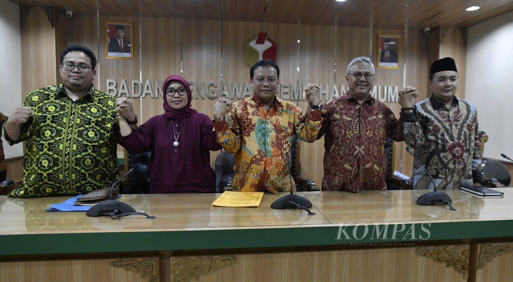 https://assetd.kompas.id/nkkrjHe0fMWuwbu8UYiNBacEBLs=/1024x563/filters:watermark(https://cdn-content.kompas.id/umum/kompas_main_logo.png,-16p,-13p,0)/https%3A%2F%2Fkompas.id%2Fwp-content%2Fuploads%2F2020%2F01%2Fc6877302-77a1-4b8b-b5b2-2ce44d5e4dd0_jpg.jpg