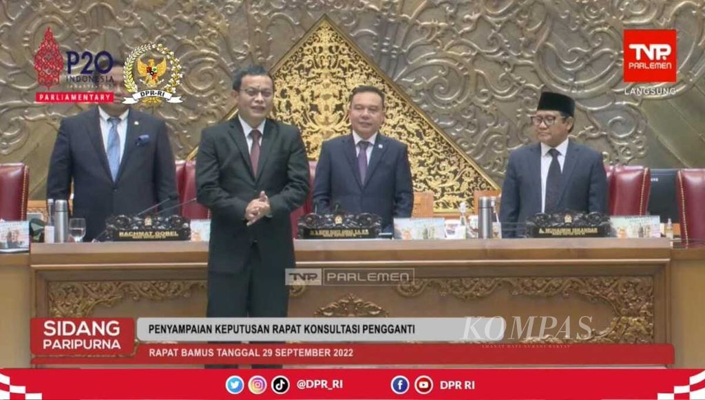 DPR menyetujui Sekretaris Jenderal MK Guntur Hamzah untuk menjadi hakim konstitusi dari DPR menggantikan Wakil Ketua MK saat ini, Aswanto, dalam rapat paripurna DPR, Kamis (29/9/2022)