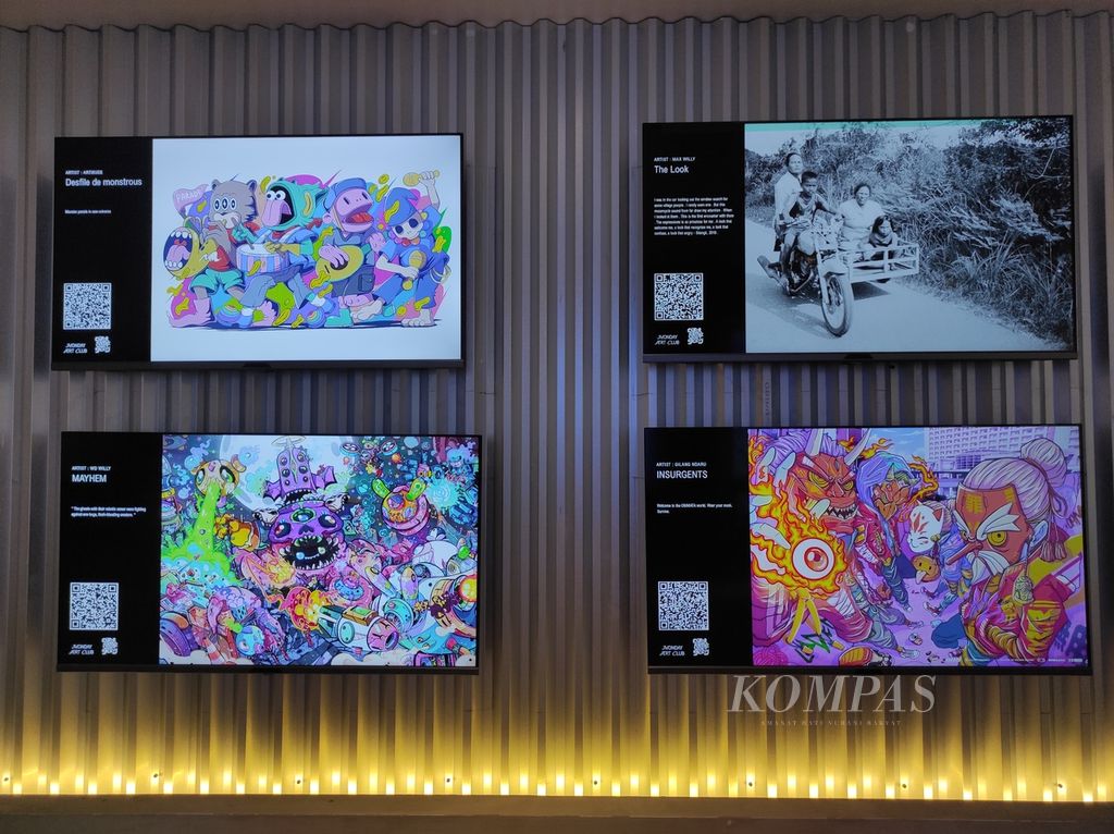 Empat koleksi NFT dalam pameran NFT dari komunitas Monday Art Club di Superlative Gallery, Rabu (29/6/2022), di Legian, Kecamatan Kuta, Kabupaten Badung, Bali. Dalam pameran perdana NFT fisik mereka, Monday Art Club memamerkan 45 NFT hasil kreasi anggota komunitas itu.