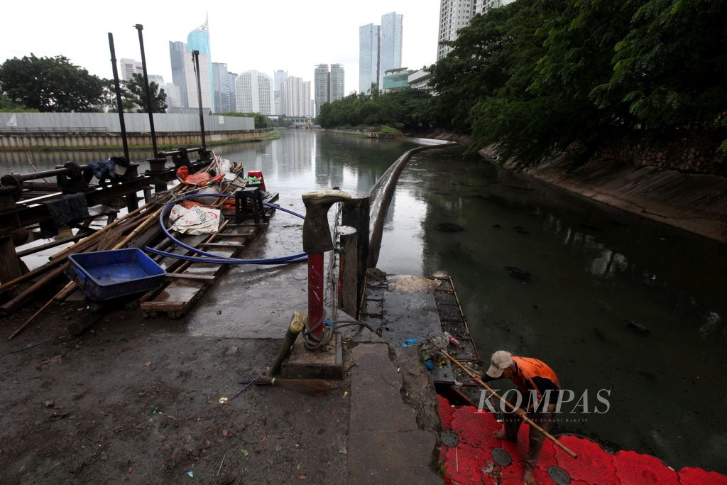 https://assetd.kompas.id/o6jMUMp0Xx2s2TahvAAvrd1-ra8=/1024x683/filters:watermark(https://cdn-content.kompas.id/umum/kompas_main_logo.png,-16p,-13p,0)/https%3A%2F%2Fkompas.id%2Fwp-content%2Fuploads%2F2018%2F03%2F20180312TOK3.jpg