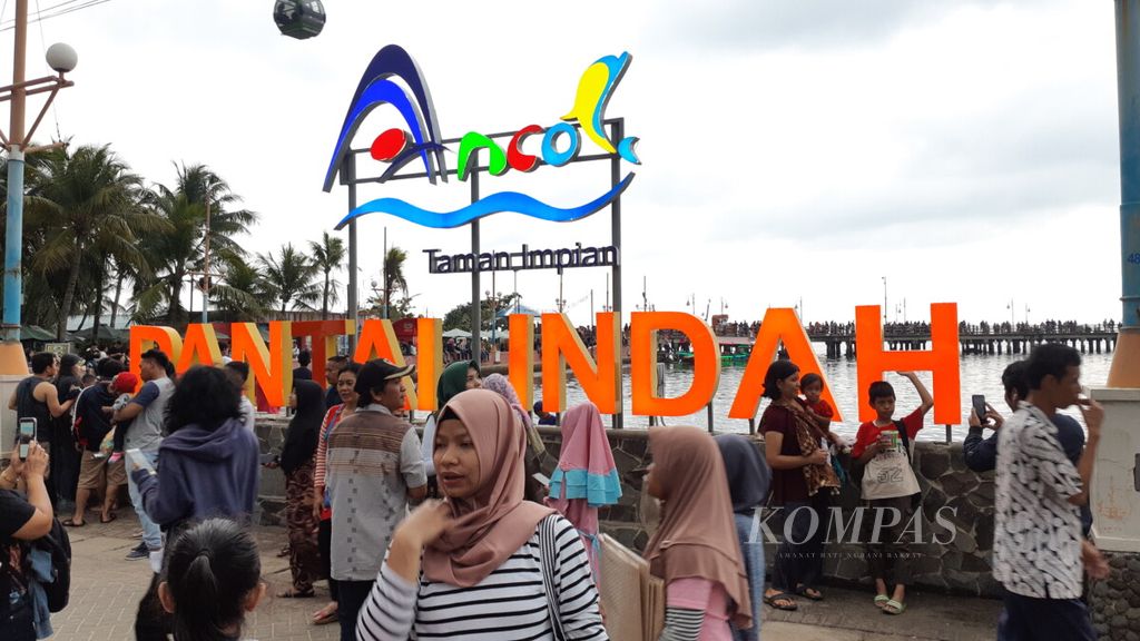 https://assetd.kompas.id/oBmSh6o011sr0hy46CVc0mtwXV8=/1024x576/filters:watermark(https://cdn-content.kompas.id/umum/kompas_main_logo.png,-16p,-13p,0)/https%3A%2F%2Fkompas.id%2Fwp-content%2Fuploads%2F2019%2F12%2F20191231_170224_1577789723.jpg