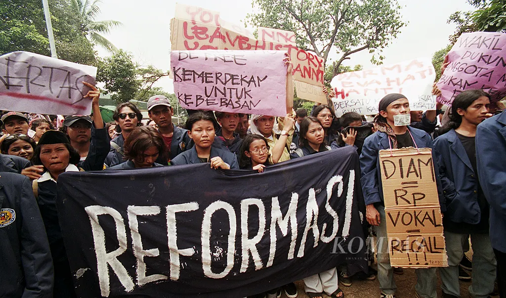 Aksi Keprihatinan Mahasiswa IISIP Jakarta