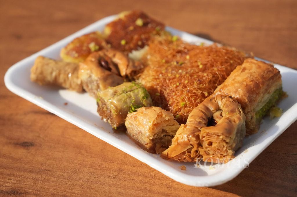 Baklava Al Akher Sweets di Souq Waqif.