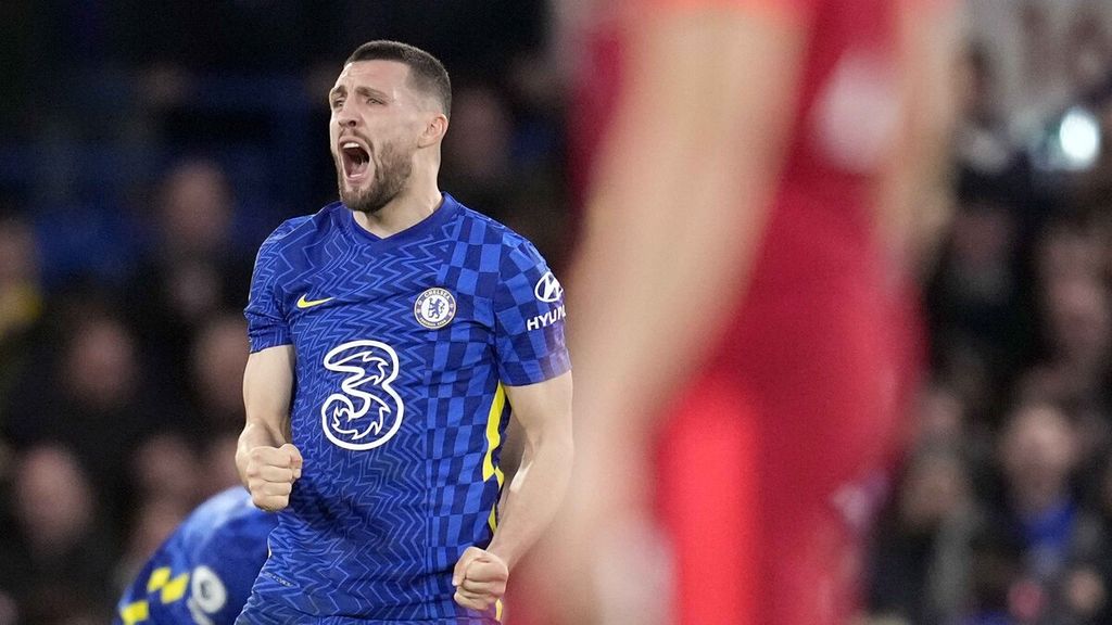 Pemain Chelsea Mateo Kovacic melakukan selebrasi seusai menjebol gawang Liverpool pada laga pekan ke-21 Liga Inggris di Stadion Stamford Bridge, London, Inggris, Minggu (2/1/2022) malam WIB. Tuan rumah Chelsea belum mampu memanfaatkan keuntungan bermain di kandang setelah ditahan imbang Liverpool 2-2. Chelsea dan Liverpool akan bertarung untuk memperebutkan gelar juara Piala FA, di Stadion Wembley, London, Sabtu (14/5/2022).