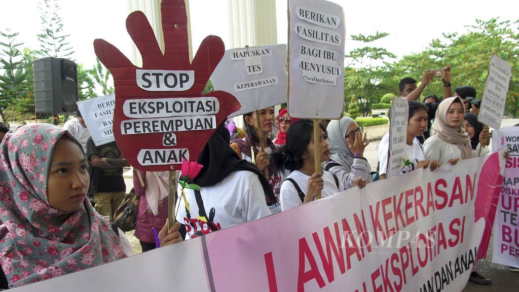 https://assetd.kompas.id/pa70kVsmXBGStYdRQWpfNmZmSGo=/1024x576/filters:watermark(https://cdn-content.kompas.id/umum/kompas_main_logo.png,-16p,-13p,0)/https%3A%2F%2Fkompas.id%2Fwp-content%2Fuploads%2F2018%2F03%2F20180308_PEREMPUAN_B_web.jpg