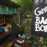 Bale Buku di Sudut Perkampungan Kramat Jati