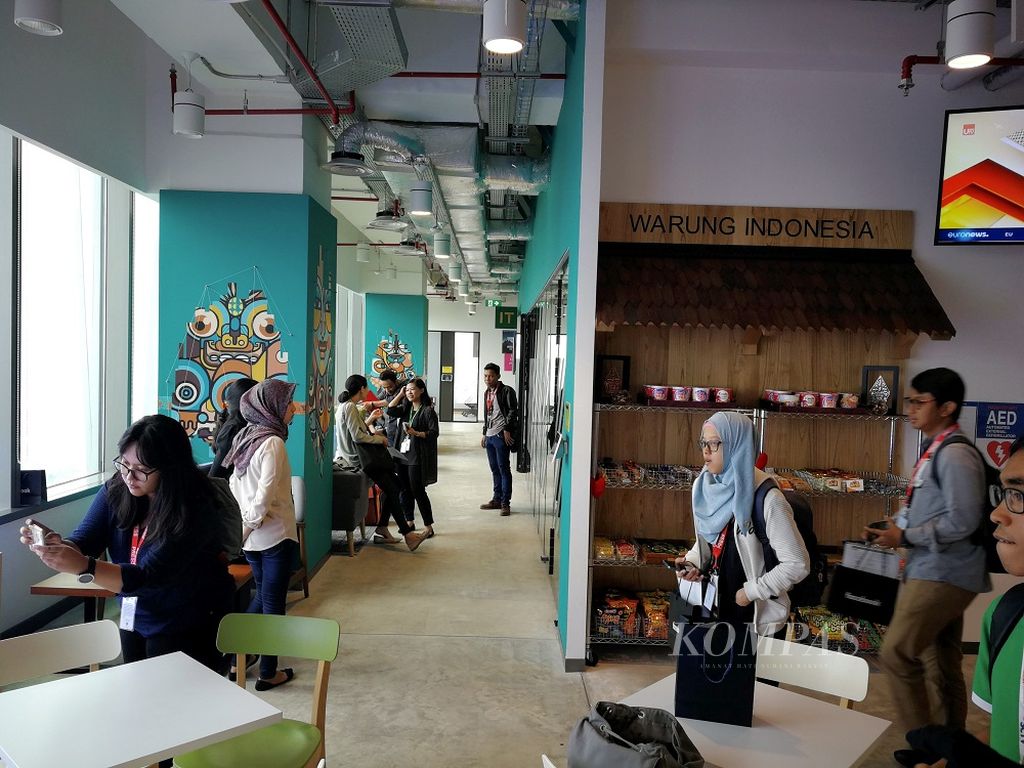 Suasana area duduk di kantor Facebook Indonesia (18/5/2018).