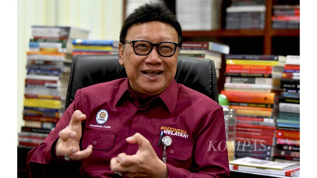 https://assetd.kompas.id/pfnrgDLYGZwGLkEOJU3uBfkbUH8=/1024x576/filters:watermark(https://cdn-content.kompas.id/umum/kompas_main_logo.png,-16p,-13p,0)/https%3A%2F%2Fkompas.id%2Fwp-content%2Fuploads%2F2019%2F12%2F20191216_ENGLISH-MENPAN_B_web_1576507039.jpg