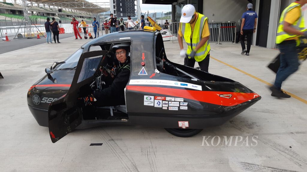 https://assetd.kompas.id/ptRf6N9vRoCoFBFuENCtGd6ukfw=/1024x576/filters:watermark(https://cdn-content.kompas.id/umum/kompas_main_logo.png,-16p,-13p,0)/https%3A%2F%2Fkompas.id%2Fwp-content%2Fuploads%2F2019%2F05%2F20190430-dne-semar-ugm_1556685242.jpg