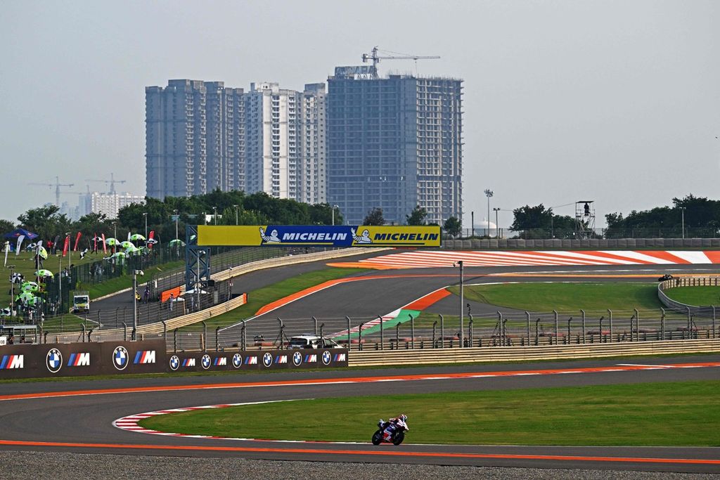 Pebalap Prima Pramac, Jorge Martin, saat latihan bebas jelang balap MotoGP seri India di Sirkuit Buddh, Greater Noida, Jumat (22/9/2023).