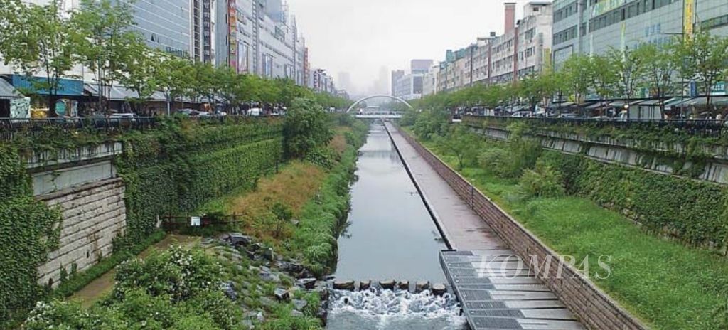 Sungai Cheonggye atau Cheonggyecheon di Kota Seoul, Korea Selatan, seperti difoto pada Mei 2009 lalu.
