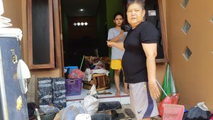Banjir Merendam Tangsel, Warga Merugi hingga Puluhan Juta Rupiah
