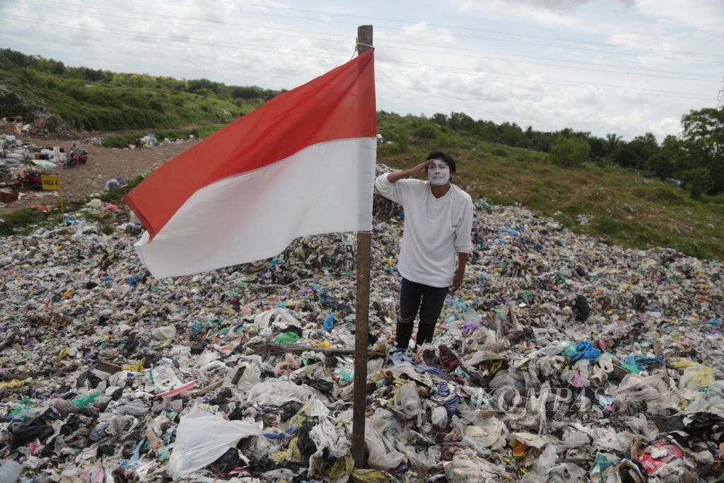 https://assetd.kompas.id/qweV-sMUAxoFG0MGuh0O_eNek7E=/1024x683/filters:watermark(https://cdn-content.kompas.id/umum/kompas_main_logo.png,-16p,-13p,0)/https%3A%2F%2Fkompas.id%2Fwp-content%2Fuploads%2F2021%2F08%2F20210817IDO_Pantomim2_1629201330.jpg