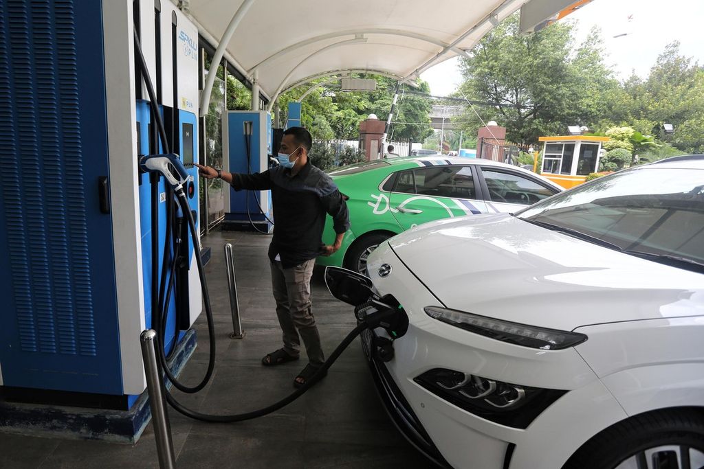 https://assetd.kompas.id/qzE3zPwE5eow57GvLo57jLYm25c=/1024x683/https://kompas.id/wp-content/uploads/2021/11/19d0db7b-5c9a-4d9a-ad21-2a160309300b_jpg.jpg