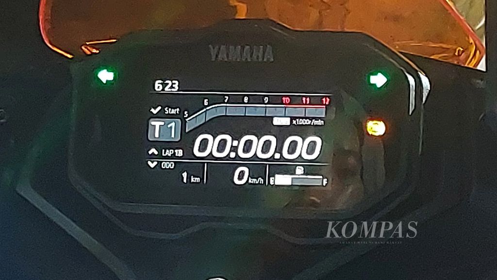 Layar TFT Yamaha Aerox Alpha Turbo. 