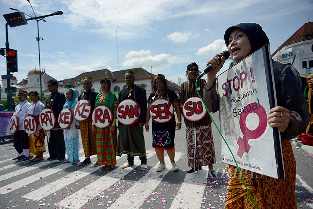 https://assetd.kompas.id/rAD5r3ZjCT25Fa1HJf5lnBAfrOs=/1024x683/filters:watermark(https://cdn-content.kompas.id/umum/kompas_main_logo.png,-16p,-13p,0)/https%3A%2F%2Fkompas.id%2Fwp-content%2Fuploads%2F2018%2F02%2Fkompas_tark_3560458_82_0.jpeg