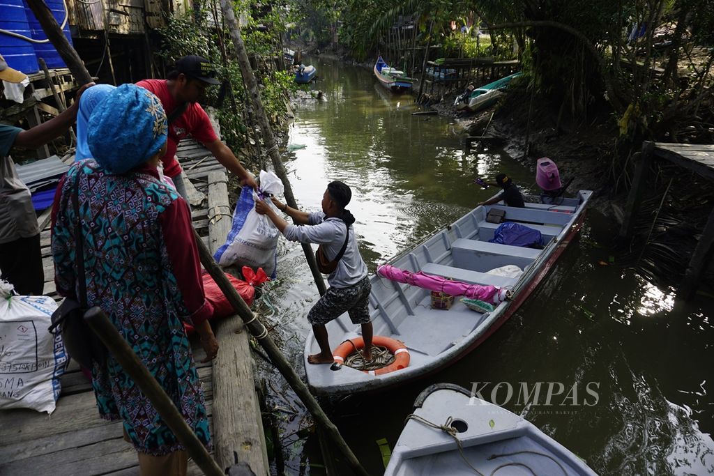 https://assetd.kompas.id/rFYKTiP7pTTVCWnVIKWD2Wtbph0=/1024x683/filters:watermark(https://cdn-content.kompas.id/umum/kompas_main_logo.png,-16p,-13p,0)/https%3A%2F%2Fkompas.id%2Fwp-content%2Fuploads%2F2019%2F09%2F1fefc5c2-b7f8-4fe2-854c-3967b33a6025_jpg.jpg
