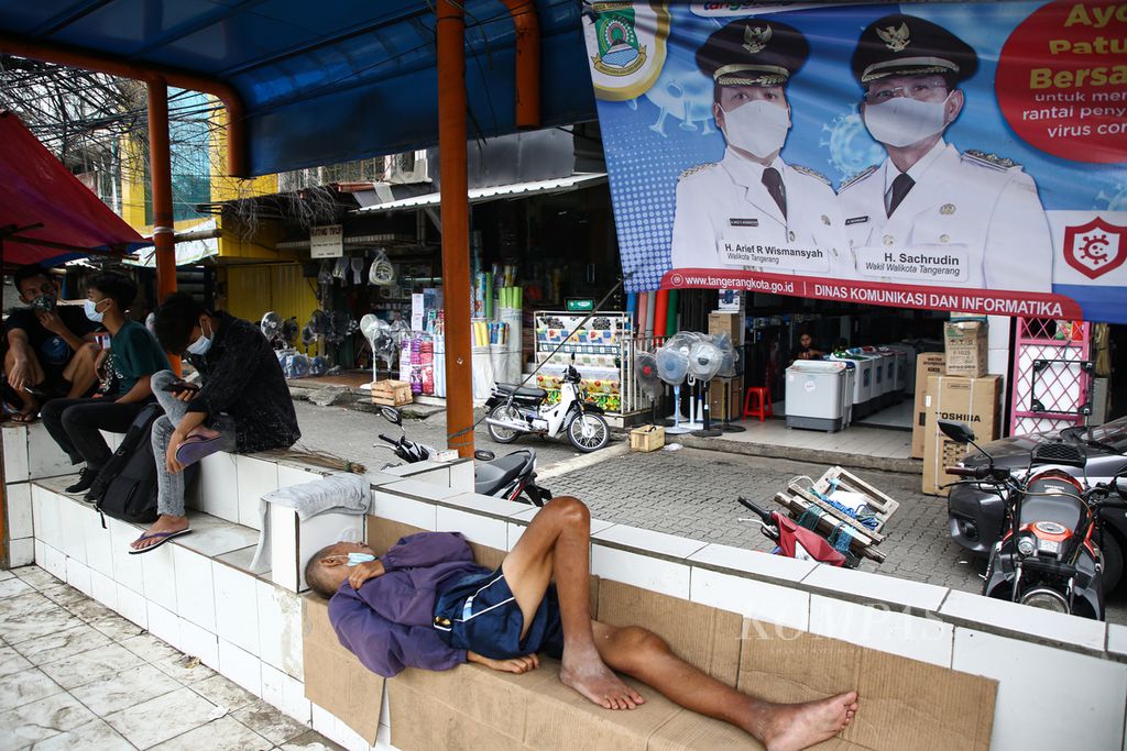 https://assetd.kompas.id/rWtko0IJjX_2wU6KAm_SLCaQOyk=/1024x683/filters:watermark(https://cdn-content.kompas.id/umum/kompas_main_logo.png,-16p,-13p,0)/https%3A%2F%2Fkompas.id%2Fwp-content%2Fuploads%2F2021%2F01%2Fc69d44c9-28ba-441f-9421-09470d09b044_jpg.jpg