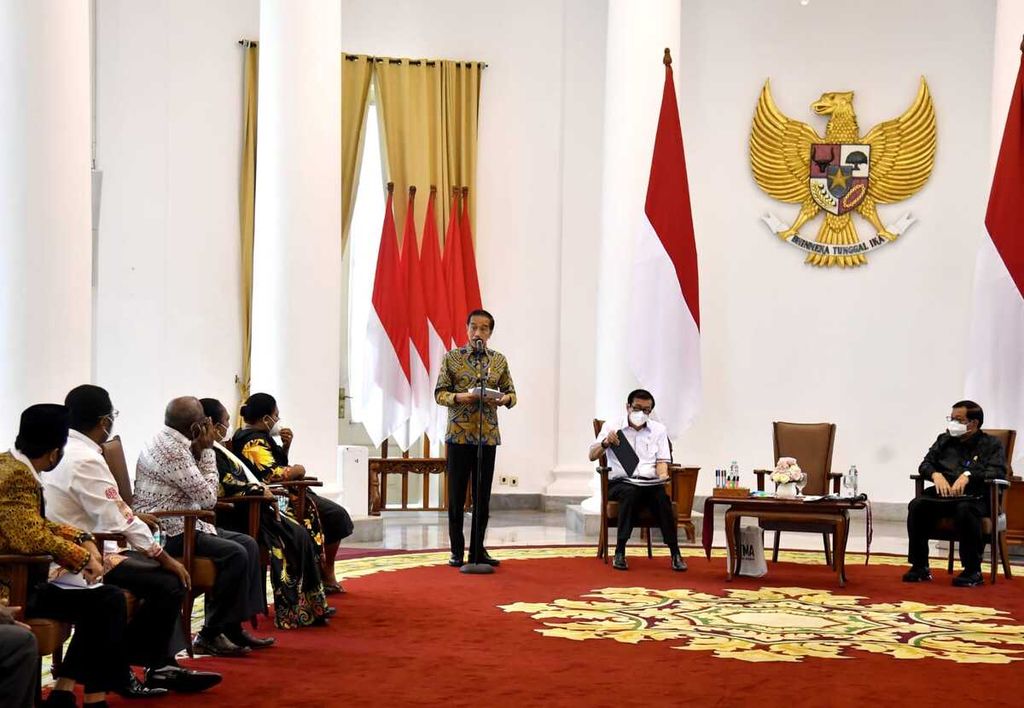 Presiden Joko Widodo menerima Majelis Rakyat Papua (MRP) dan Majelis Rakyat Papua Barat di Istana Kepresidenan Bogor, pada Jumat, 20 Mei 2022. Pertemuan dengan Presiden Jokowi itu membahas soal daerah otonomi baru (DOB) di Papua.